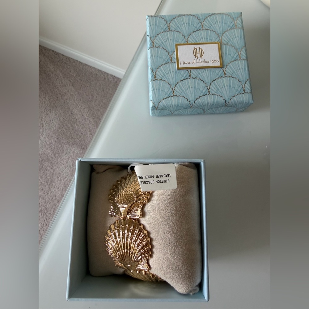 House of Harlow 1960 Gold Shell Stretch Bracelet